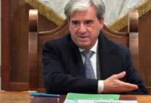 Torna a casa il sindaco del Salernitano pestato a Santo Stefano: “Sto meglio”