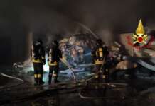 FOTO/ Picentini, ancora una notte di fuoco: vigili del fuoco al lavoro da ieri sera