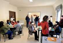 FOTO/ La Befana ancora in giro porta doni ai ragazzi in reparto