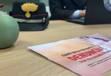 Picchia la ex moglie e minaccia di morte anche le amiche: arrestato 58enne