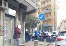 Furto in gioielleria con il metodo del buco: bottino da quantificare