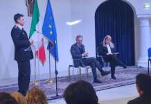 Airoma saluta e striglia la politica: “Non si amministra solo con feste”