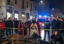 Muore un cavallo durante un evento: il sindaco rischia una denuncia