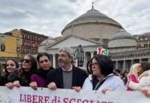 Presidio in Piazza del Plebiscito: senza consenso, é stupro