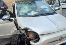 FOTO/ Incidente in via delle Puglie: 65enne perde il controllo dell’auto e finisce contro un’altra vettura
