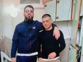 L’omicida del panettiere in Sarno si fotografa in cella con il fratello, è polemica