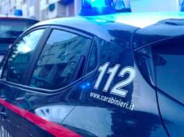 Tocca un cavo scoperto durante lavori di manutenzione: scarica elettrica fatale, 54enne trovato senza vita