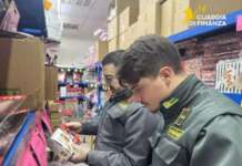 Maxi sequestro di maschere e gadget di Carnevale tra Napoli e provincia