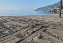 Salerno, pulizia anticipata delle spiagge libere in vista della Pasqua