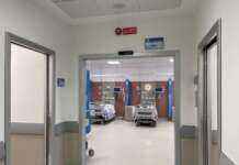 Va al pronto soccorso e perde il controllo: medico, infermiera e guardia giurata aggrediti