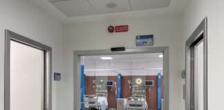 Va al pronto soccorso e perde il controllo: medico, infermiera e guardia giurata aggrediti