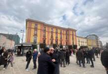 FOTO/ “Assalto” alla Provincia per 12 caselle: caccia all’ultimo voto