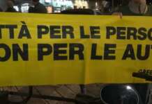 Napoli, strage di pedoni in strada. Polemiche e un flash mob: “Serve limite di 30 km/h”