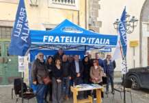 Referendum sulla giustizia: Santangelo (FdI) al gazebo di Teano per il Sì