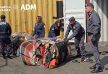 Sequestrati 140 kg di rifiuti tessili: erano diretti in Nigeria