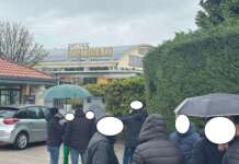 Morte sul lavoro: cancelli chiusi, lacrime e rabbia per Ciro