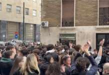 Chiusura “Liceo Alberti”, annunciata riapertura per il 12 marzo: sit-in studenti sotto Città Metropolitana