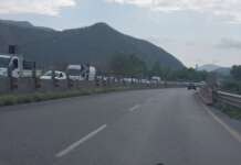 Auto in avaria nella galleria di Solofra: traffico in tilt