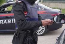 Finto armato rapina automobilista: 39enne arrestato