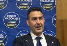 Il generale Vannacci muove le folle a destra, pienone a Salerno