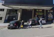 Agguato nel parcheggio: professionista picchiato da uomini incappucciati