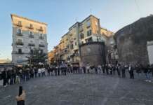 ‘Mercatino della monnezza’ a Porta Nolana, dopo flash mob Municipalità 2 convocata in Prefettura