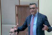 Comune di Napoli, consigliere Esposito lascia maggioranza e attacca giunta: “Non si cura dei cittadini”