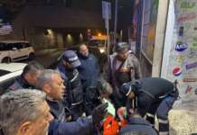 VIDEO&FOTO/ Blitz della Municipale e di Salerno Pulita contro i predoni che frugano e sottraggono rifiuti dai carrellati