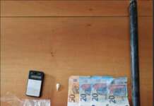 Arrestato spacciatore: sequestrati cocaina, denaro e materiale per il confezionamento