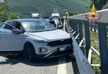 Schianto sulla Napoli-Bari: tre auto e sei persone coinvolte, due feriti in ospedale