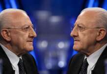 L’eterno ritorno di De Luca tra scaramanzia, non sense e liste in stile vecchia Dc