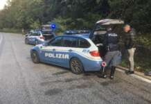 Tir a zig-zag sulla Telesina: camionista beccato al cellulare mentre guida, scatta la sospensione della patente