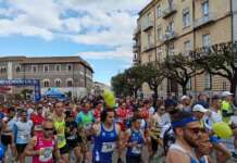 FOTOGALLERY/ Strabenevento, la carica degli oltre 1000 podisti: gioie e sorrisi in un percorso unico
