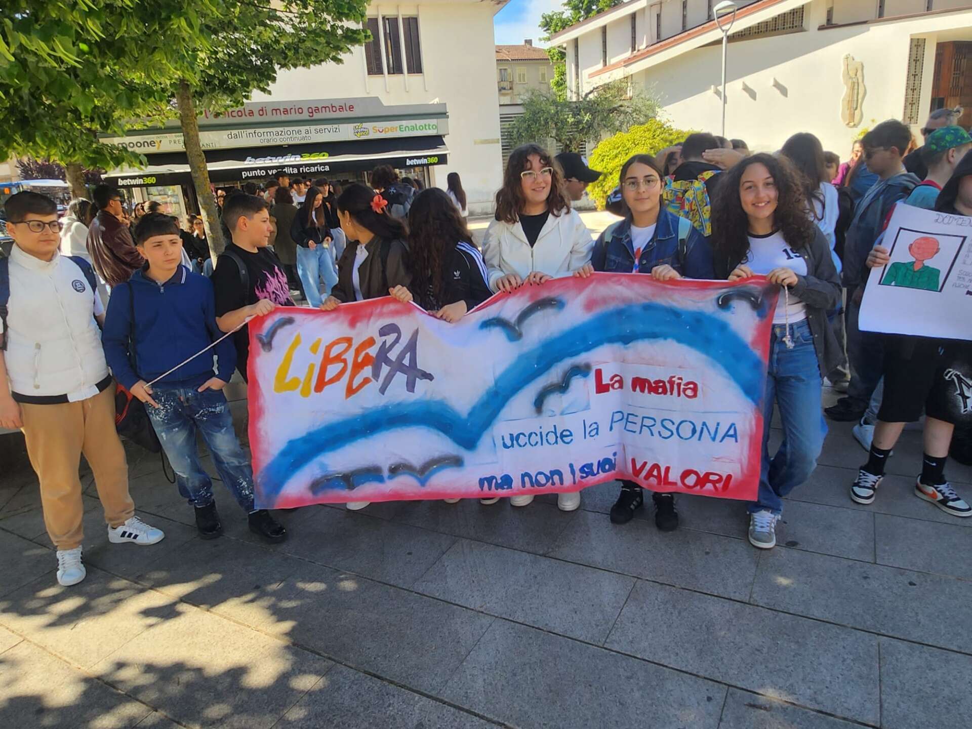 foto la marea dei giovani per la legalit224 con ammaturo da Anteprima24.it foto la marea dei giovani per la legalit224 con ammaturo