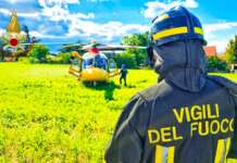 Rimane incastrato nella sua motozappa: 19enne grave