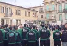 Ciao Assuntino, un volo di palloncini accompagna il “ragazzo buono”