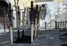 Napoli, alla Sanità area giochi distrutta da rogo: “Gesto doloso”