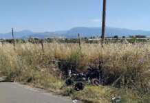Grave incidente tra moto e auto: due persone trasportate in ospedale