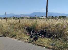 Grave incidente tra moto e auto: due persone trasportate in ospedale