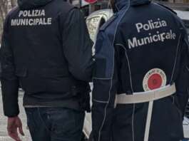 Napoli, controlli della Polizia locale: sospese 12 attività Polizia Municipale Napoli, contestate numerose violazioni ad esercizi commerciali