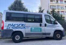 Maestri di Strada, rubato a Napoli il furgone che portava i ragazzi ai laboratori