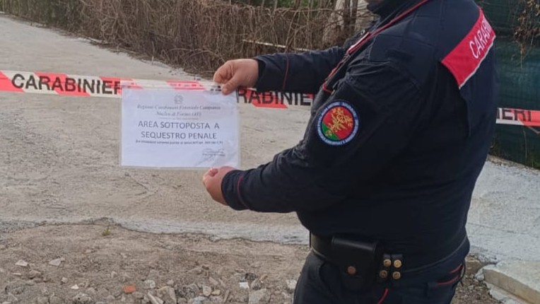 sequestrata un8217area di 700 metri quadrati per abusivismo edilizio da Anteprima24.it sequestrata un8217area di 700 metri quadrati per abusivismo edilizio