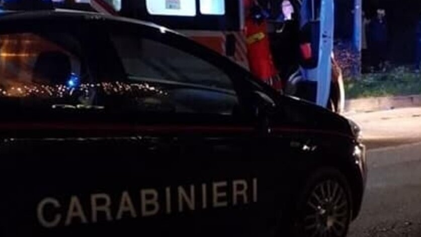 minaccia di lanciarsi dal cavalcavia salvato dai carabinieri da Anteprima24.it minaccia di lanciarsi dal cavalcavia salvato dai carabinieri