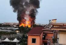 Incendio al campo rom di Scampia: l’intervento dell’assessora Marciani e dei Servizi Sociali nell’emergenza