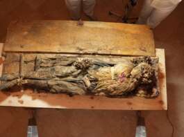 Morta nel 1843, resti mummificati trovati in Chiesa
