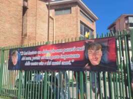 “Basta omicidi”: il grido di Miano ai funerali di Lorenzo Spasiano, ucciso a 21 anni