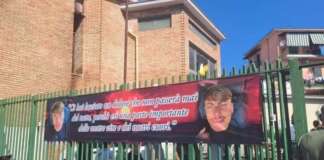 “Basta omicidi”: il grido di Miano ai funerali di Lorenzo Spasiano, ucciso a 21 anni