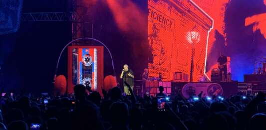 Max Pezzali incanta il Maradona: il tributo al Pibe de Oro emoziona Napoli
