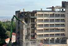 Sanità, riprese le demolizioni nell’area ex terme stabiesi: lì sorgerà il nuovo ospedale di Castellammare