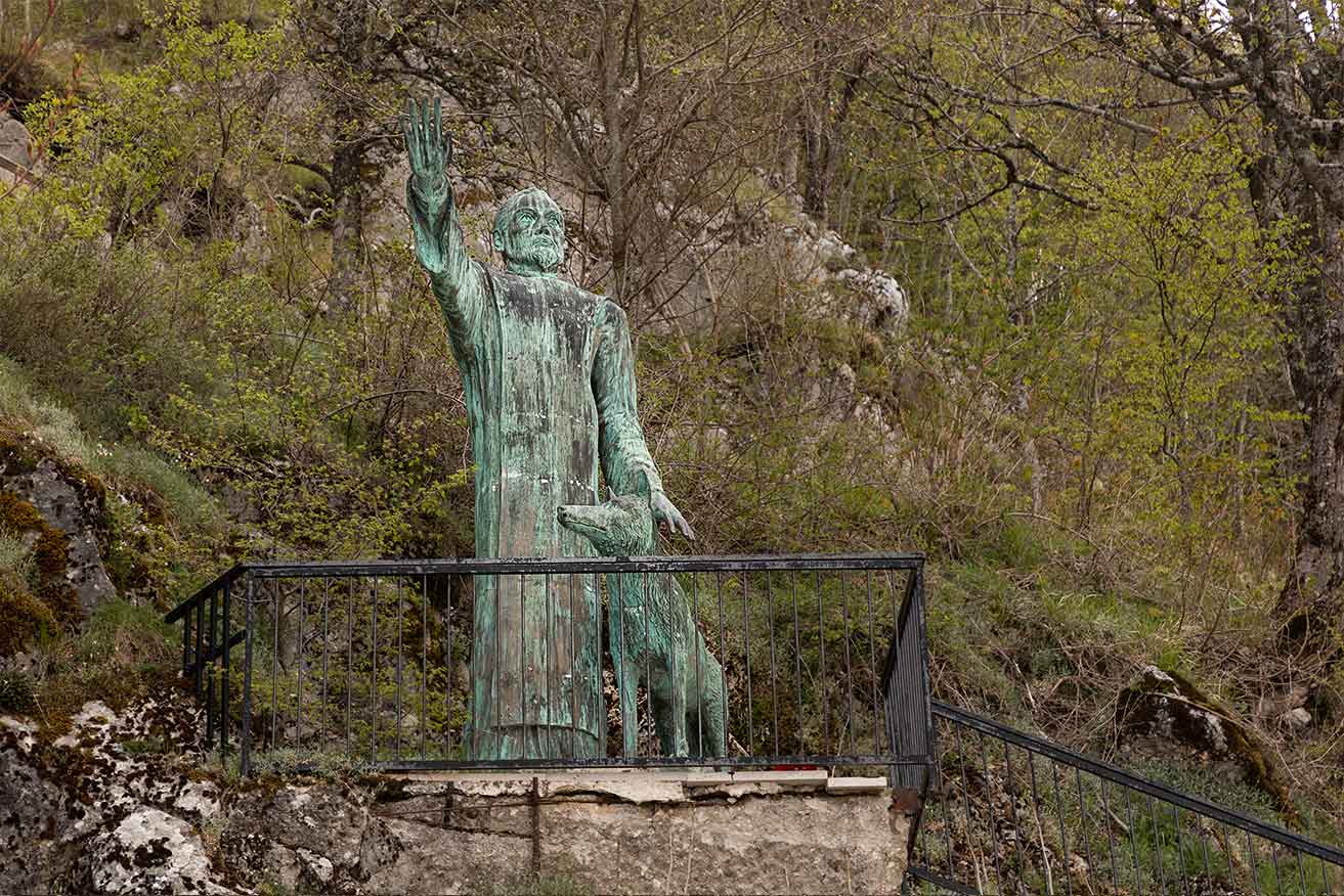 da roma a montevergine il cardinale artime celebra san guglielmo da Anteprima24.it da roma a montevergine il cardinale artime celebra san guglielmo